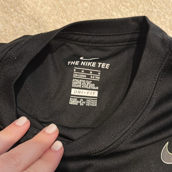 Nike Short Sleeve Tee Shirt - Picture 2 of 2